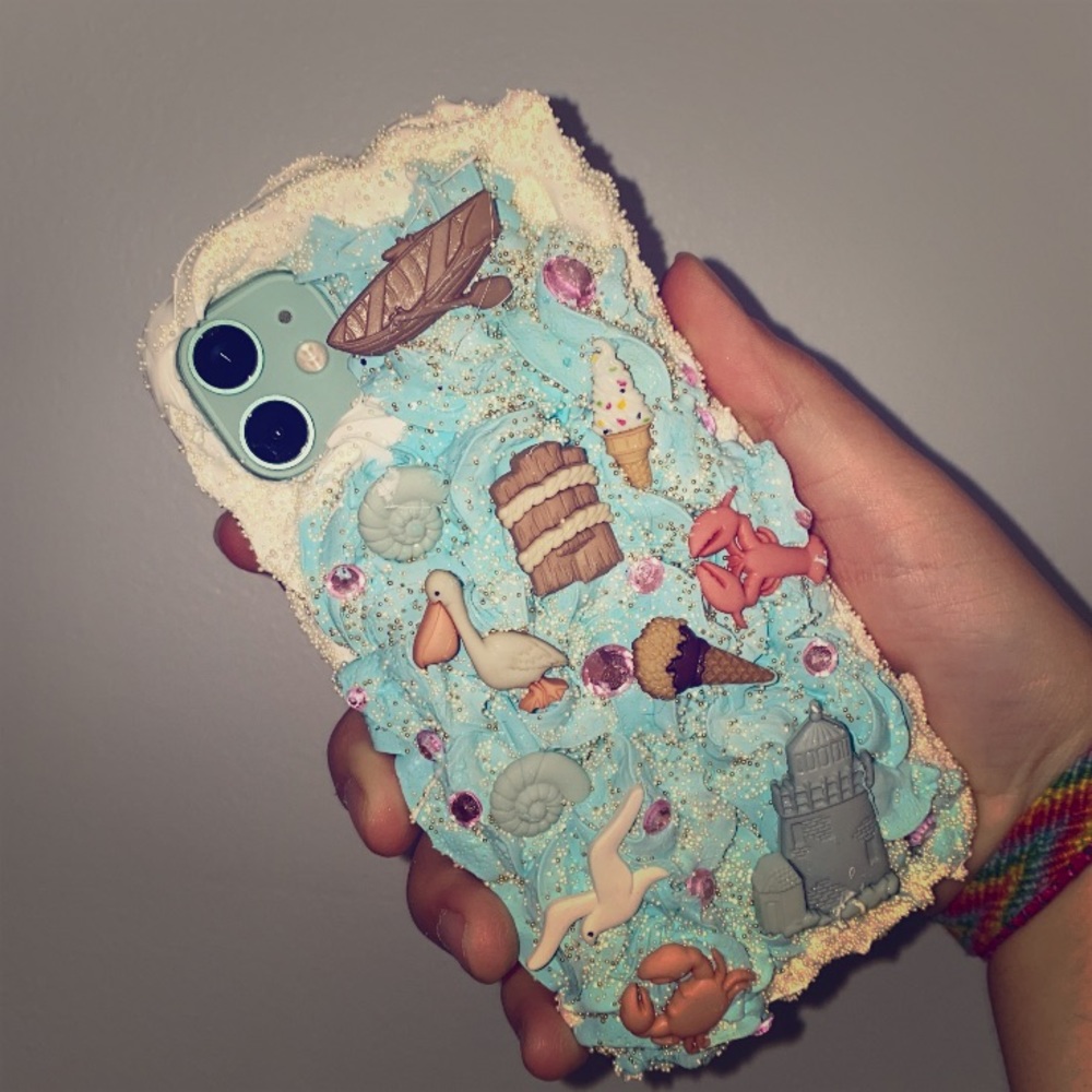 🛑MUST GO🛑iPhone 11 decoden the beach phone case